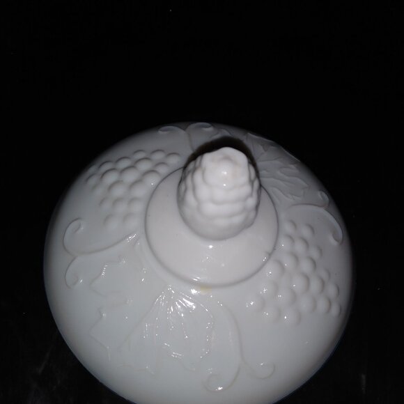 Vintage Milk Glass Vase Indiana Glass Company's "Colony Harvest - Picture 4 of 9